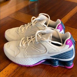 Women’s Nike Shox size 7